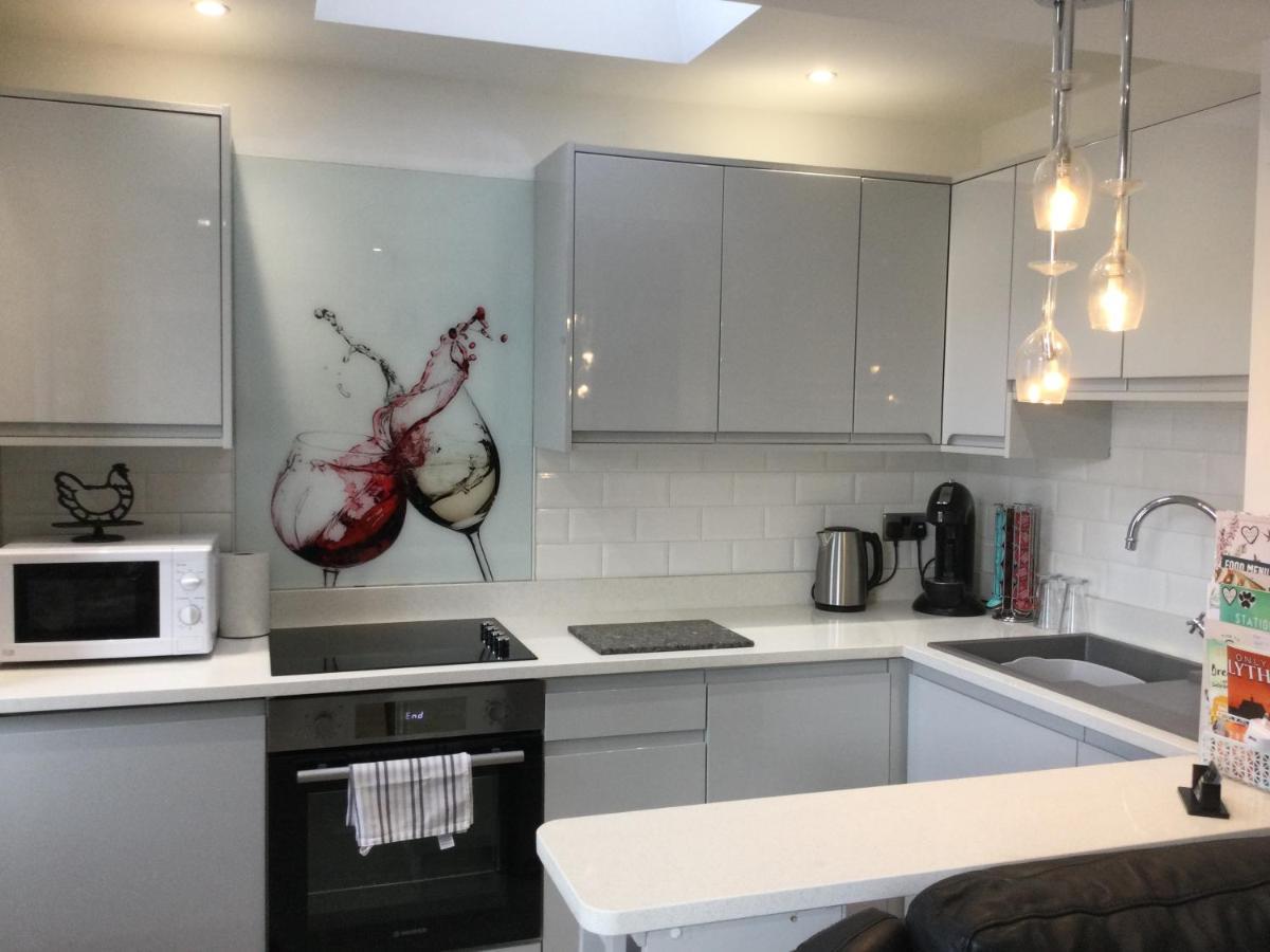 Leafy Lytham Central Lovely Ground Floor 1 Bedroom Apartment With Private Garden In Lytham Dog Friendly 리탬 세인트 앤스 외부 사진