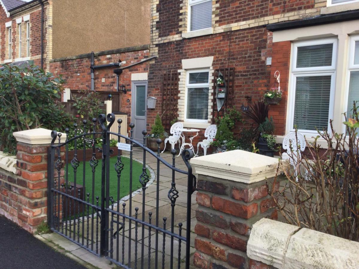 Leafy Lytham Central Lovely Ground Floor 1 Bedroom Apartment With Private Garden In Lytham Dog Friendly 리탬 세인트 앤스 외부 사진